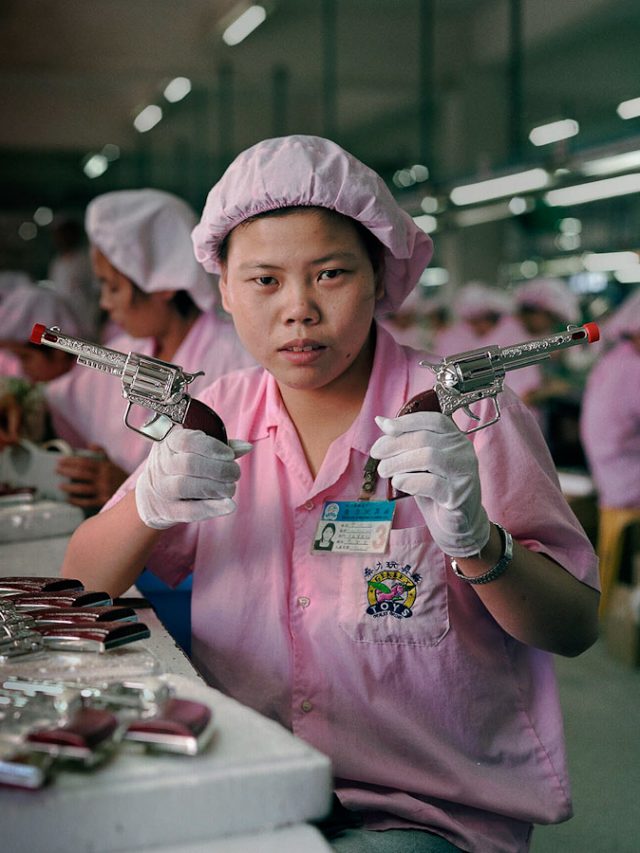 02-toy-factory-portraits